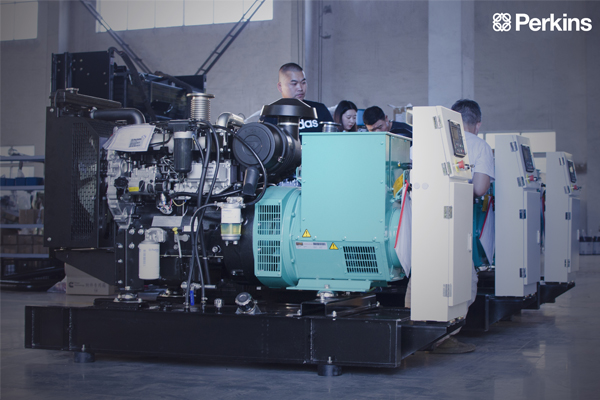 柴油發電機組廠家.jpg 柴油發電機組廠家.jpg